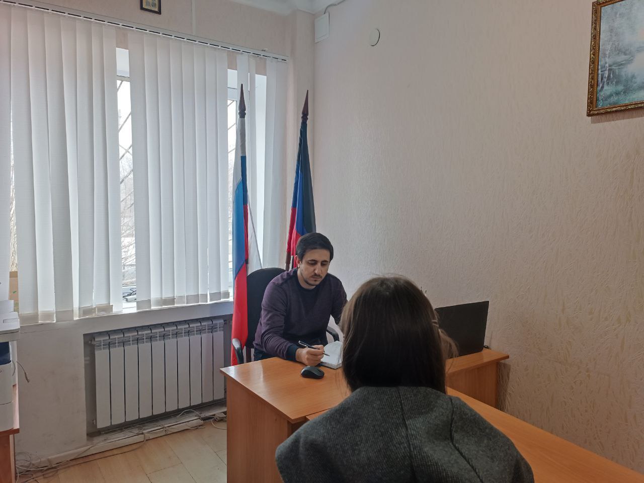 В Ждановке заместитель главы Шахтерского МО провел прием граждан.